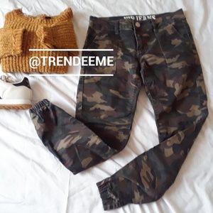 Camo cargo joggers
